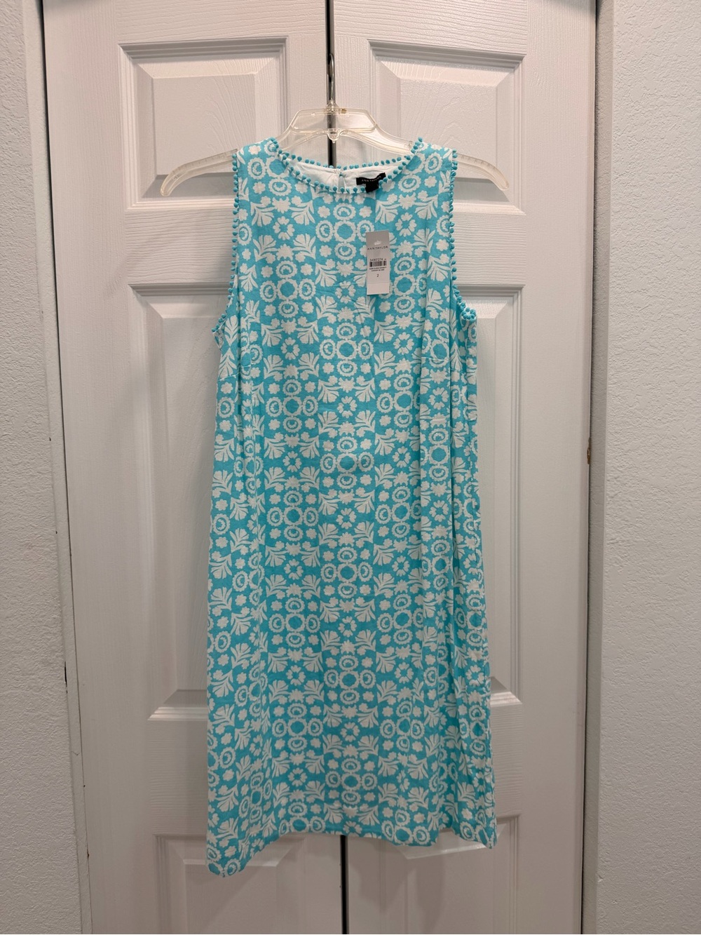 Ann Taylor Aqua and White Floral Sleeveless Shift Dress